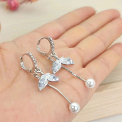 MINI WHALE TAIL EARRINGS - Remellia